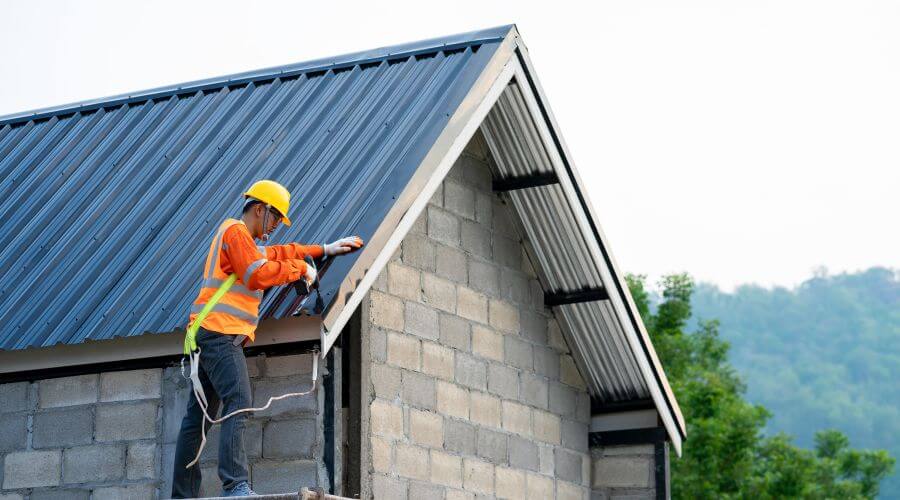 Expert Emergency Roof Repairs services in Saint Elmo, IL